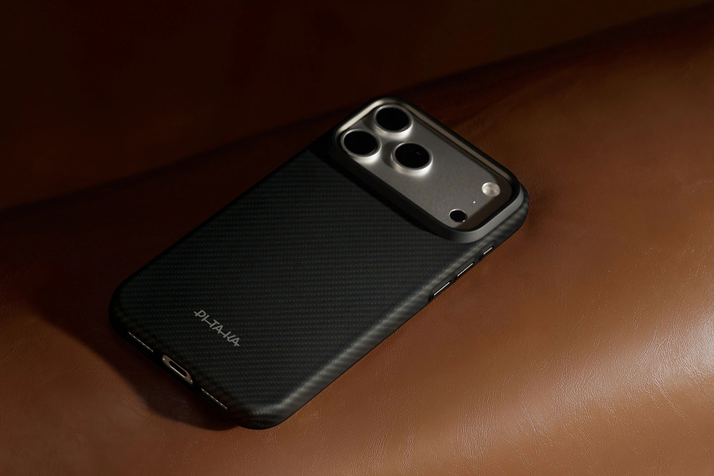 Classic Summa Case for iPhone 18 detail