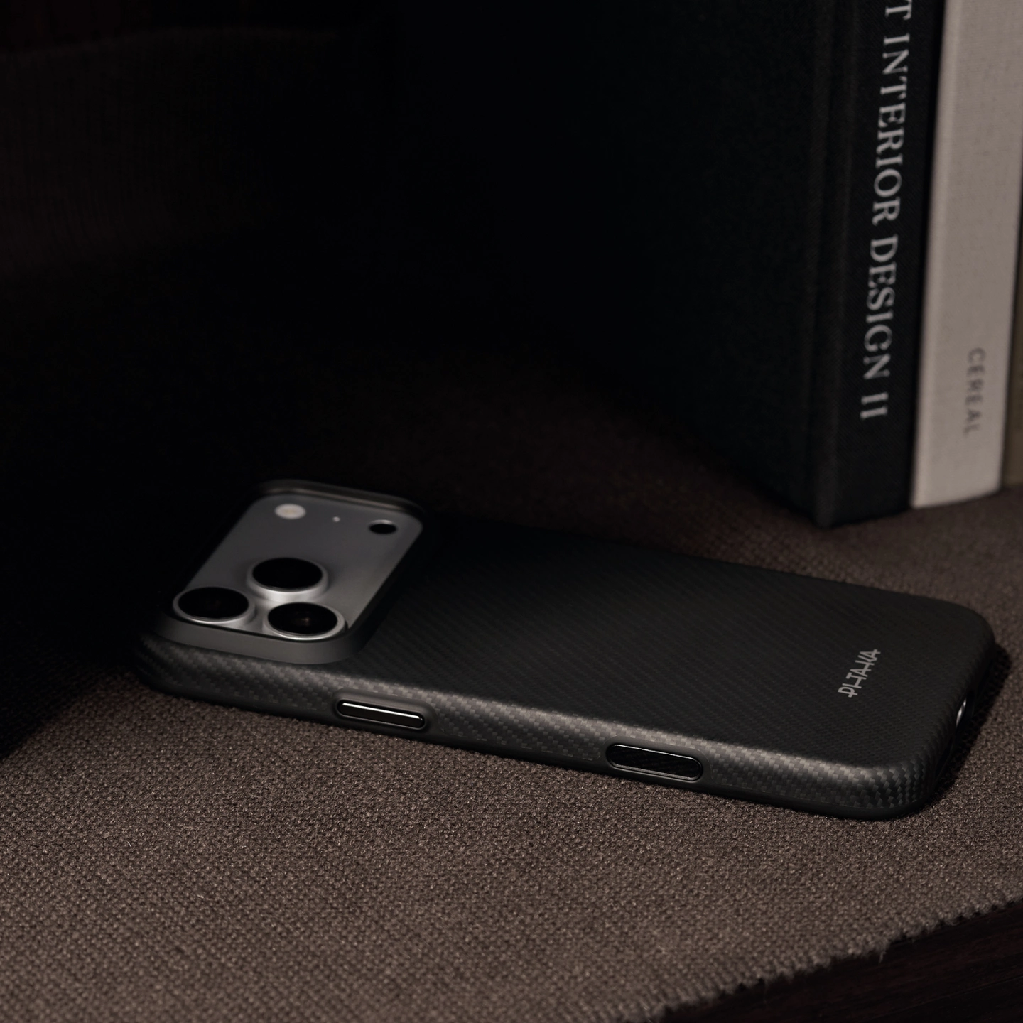 Classic Summa Case for iPhone 18 lifestyle