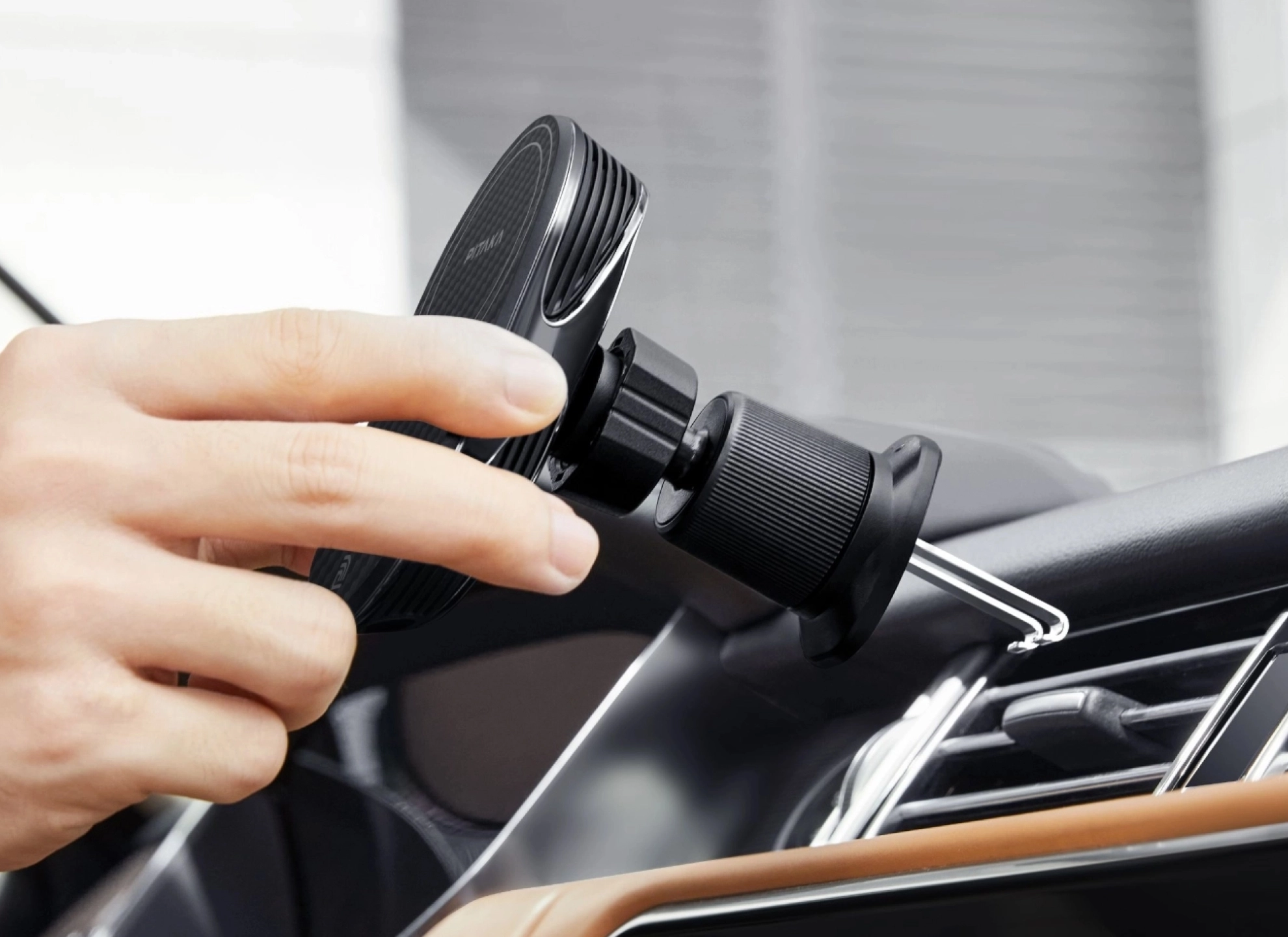 MagEZ Car Mount installed with the universal vent mount