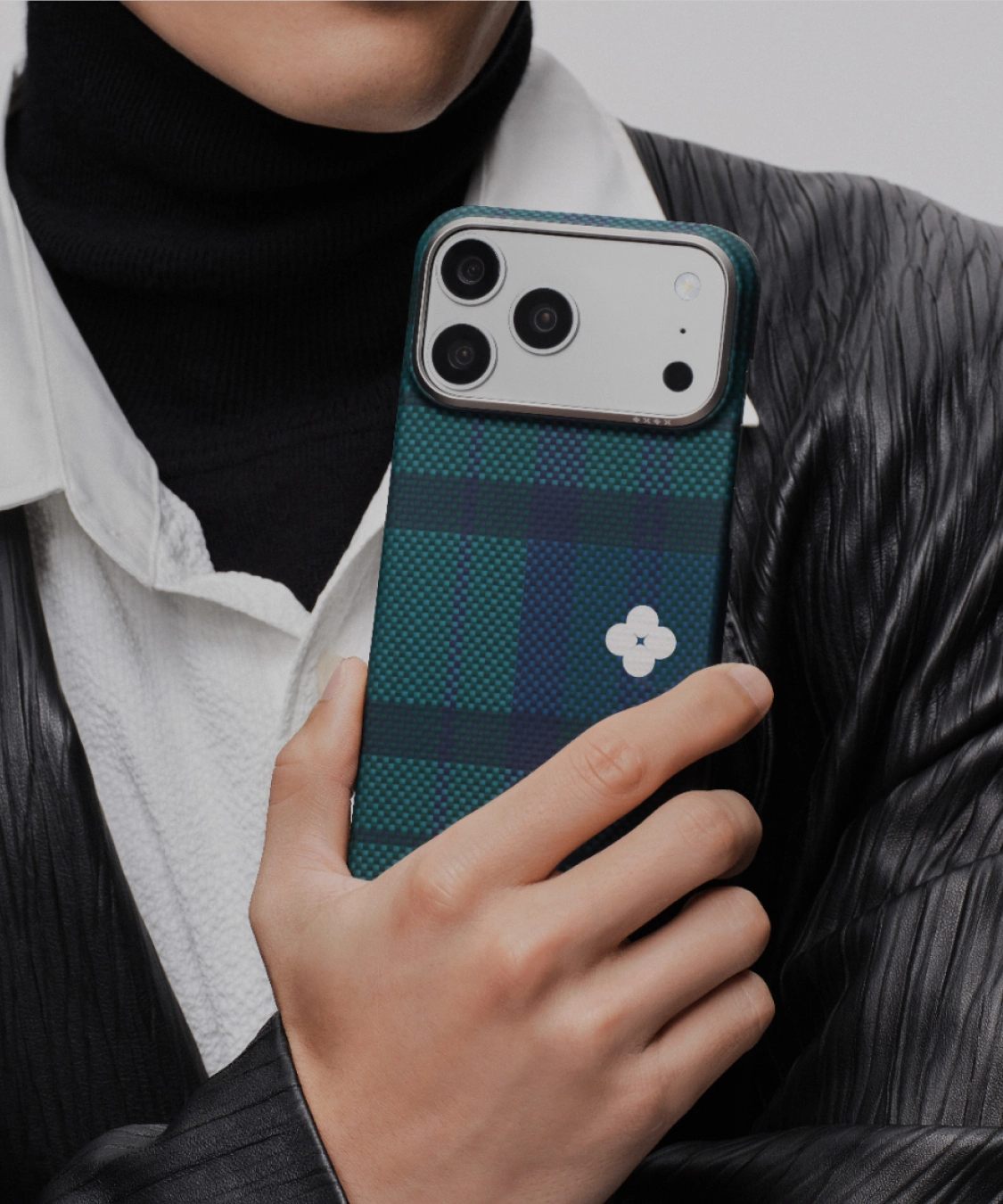 PITAKA ×  MÜNN |  Flora in Grid