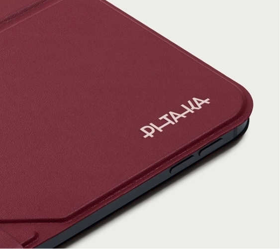 PU leather offers an excellent texture and grip.