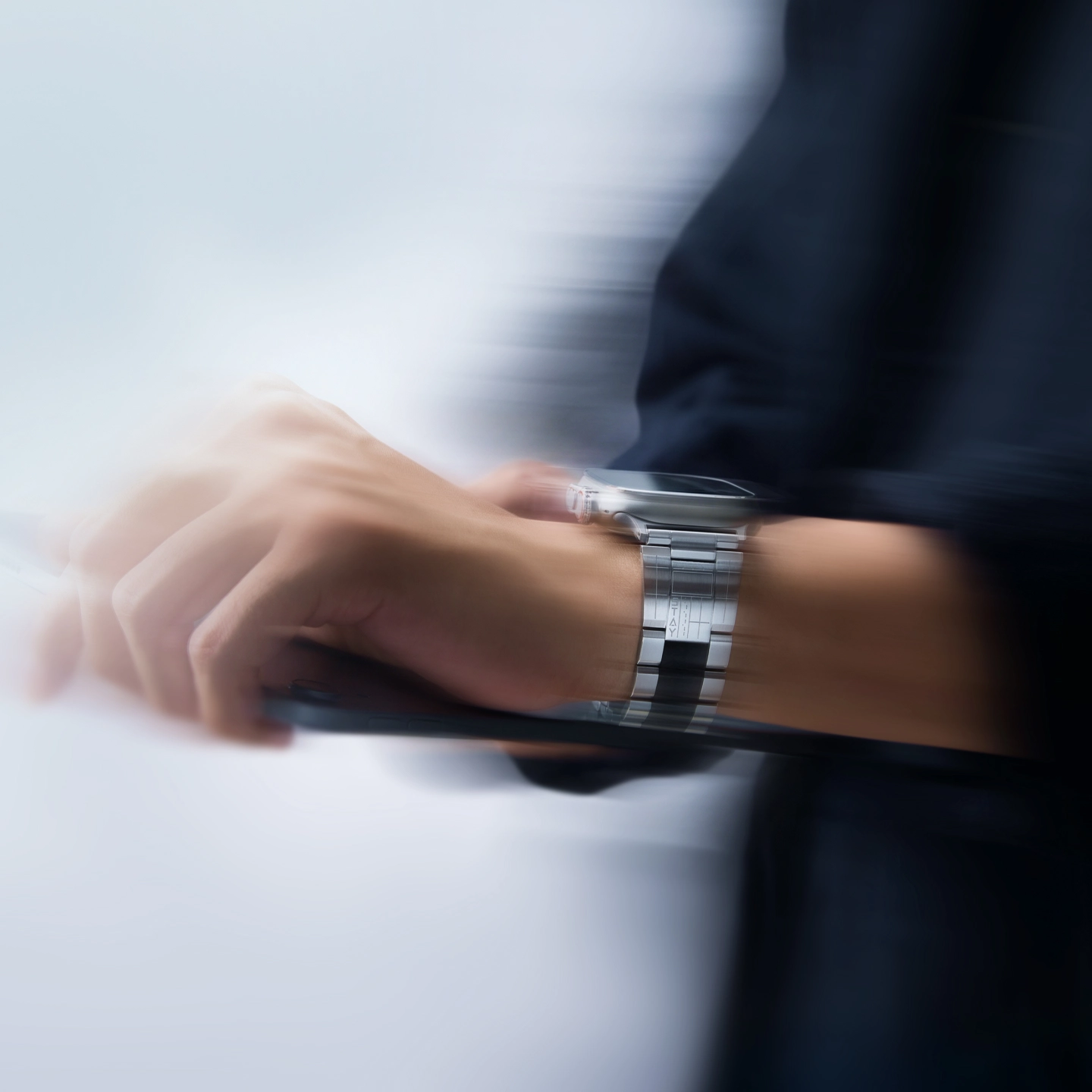 Temporal Vessel Metal x Carbon Fiber Apple Watch Bracelet