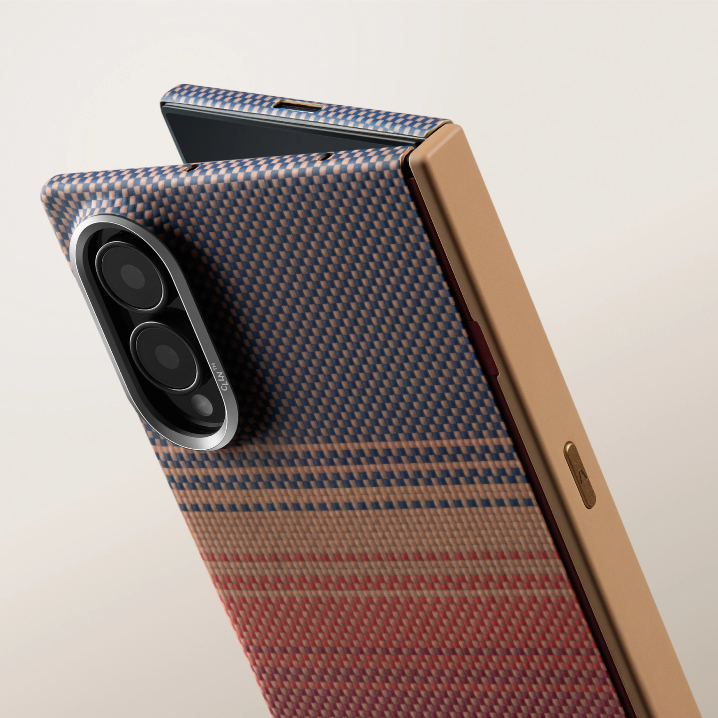 Sunset hinge guard for Galaxy Z Fold8
