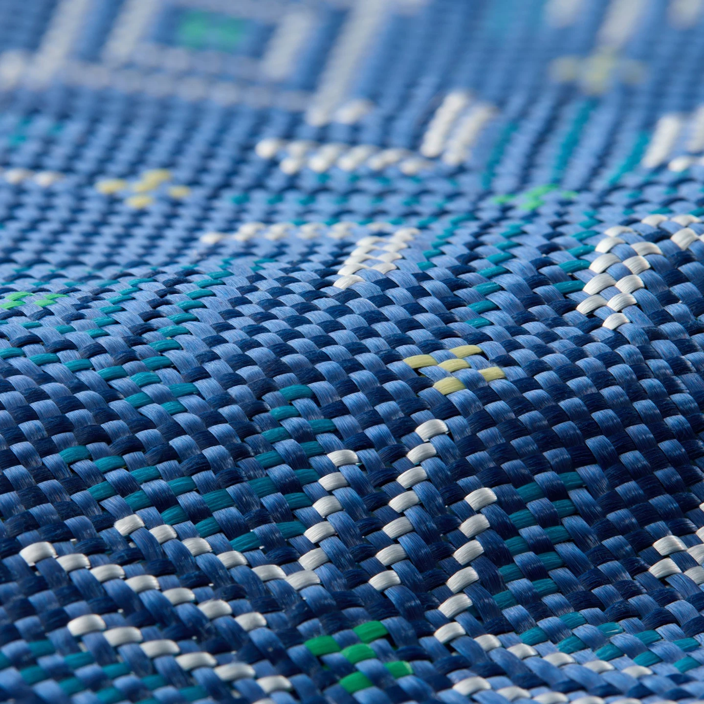 Threads of Winter premium aramid fiber weave
